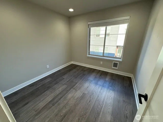 $4,200 | 11403 117th Lane Northeast, Unit 6, Kirkland, WA 98034