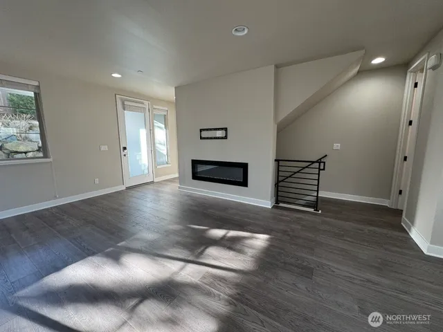 $4,200 | 11403 117th Lane Northeast, Unit 6, Kirkland, WA 98034