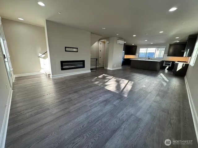 $4,200 | 11403 117th Lane Northeast, Unit 6, Kirkland, WA 98034