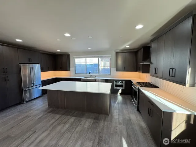 $4,200 | 11403 117th Lane Northeast, Unit 6, Kirkland, WA 98034