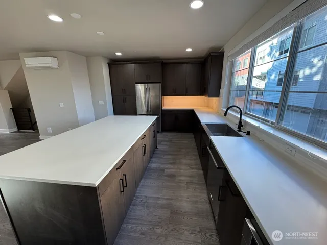 $4,200 | 11403 117th Lane Northeast, Unit 6, Kirkland, WA 98034