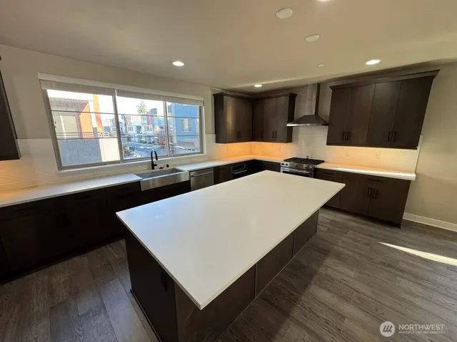 $4,200 | 11403 117th Lane Northeast, Unit 6, Kirkland, WA 98034