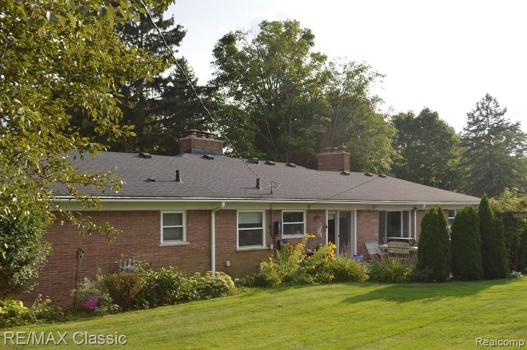 24720 Farmington Road Farmington, MI 48336 - Photo 2 of 30 Rear of house