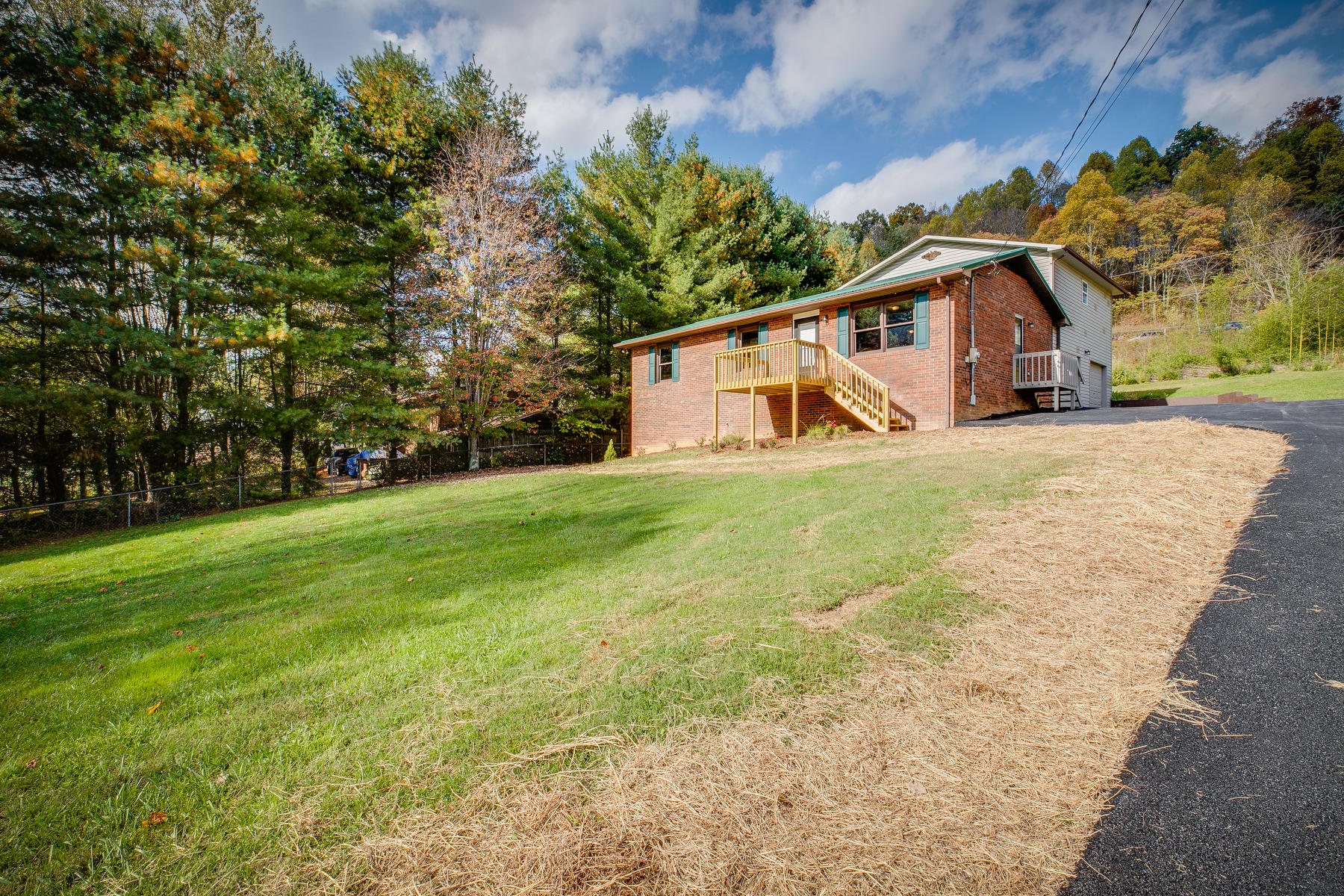 337 Browders Chapel Road Hiltons, VA 24258 - Photo 3 of 45 003