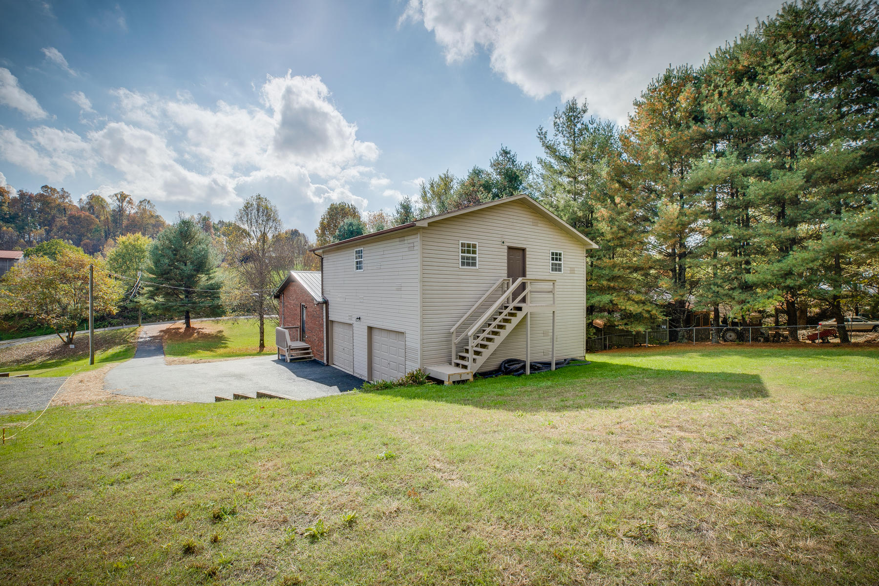 337 Browders Chapel Road Hiltons, VA 24258 - Photo 5 of 45 044