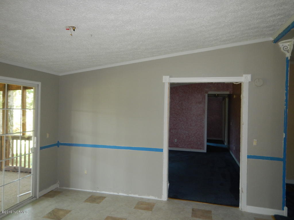 1315 Fred Harrison Road Snow Hill, NC 28580 - Photo 8 of 22 59 DINING