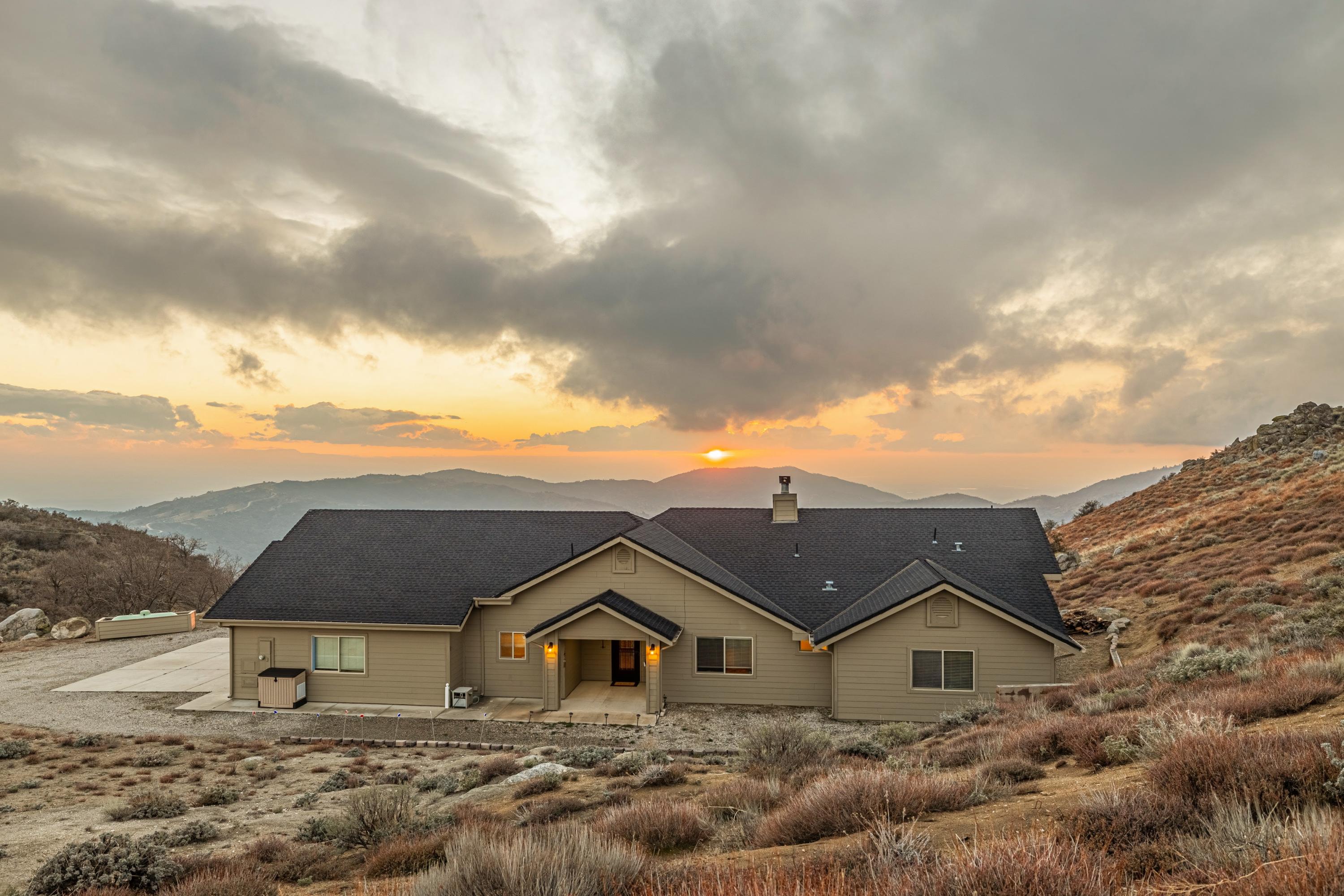 23701 El Rancho Drive Tehachapi, CA 93561 - Photo 1 of 29 JMY_6812-HDR