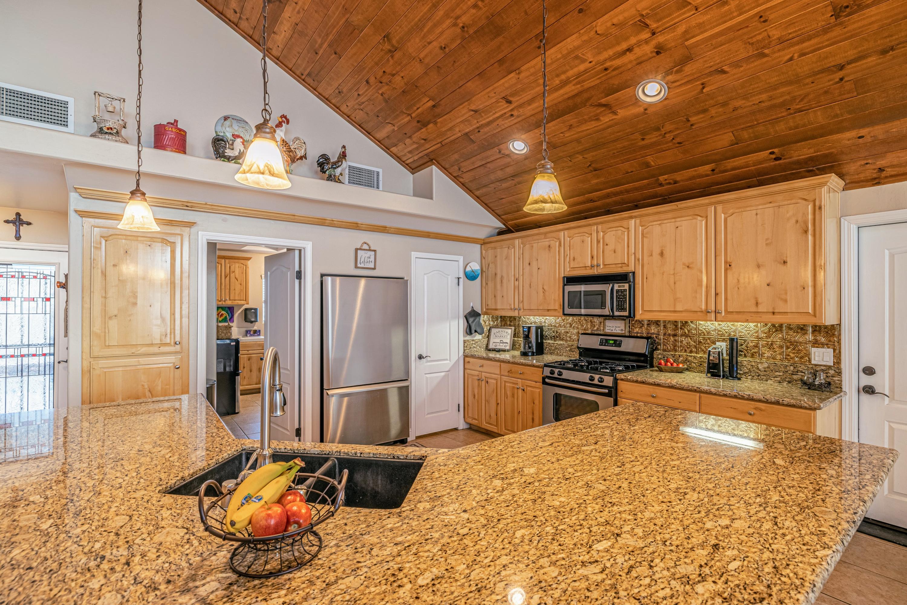 23701 El Rancho Drive Tehachapi, CA 93561 - Photo 13 of 29 JMY_6676-HDR
