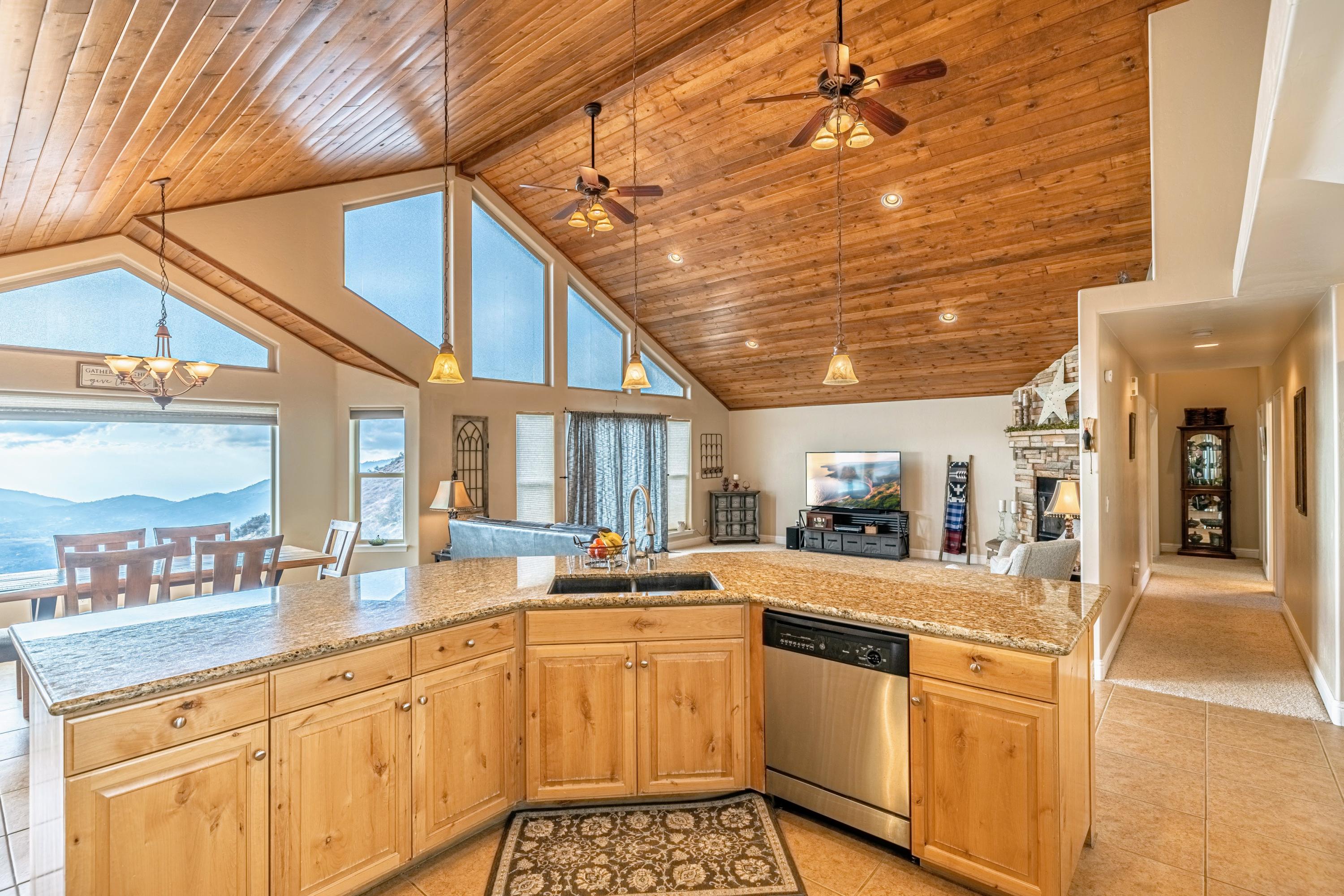 23701 El Rancho Drive Tehachapi, CA 93561 - Photo 14 of 29 JMY_6680-HDR-Edit