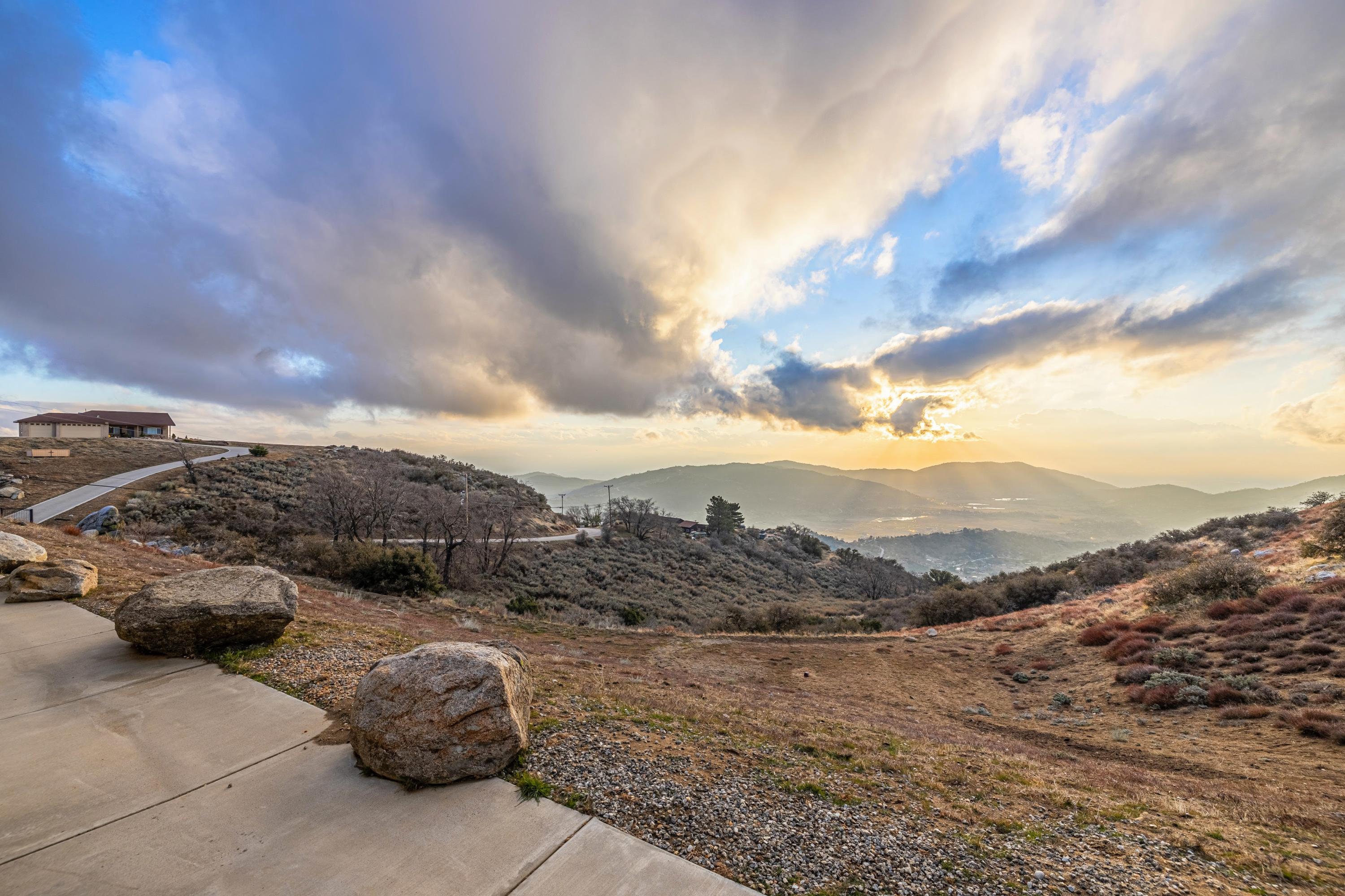 23701 El Rancho Drive Tehachapi, CA 93561 - Photo 2 of 29 JMY_6763-HDR
