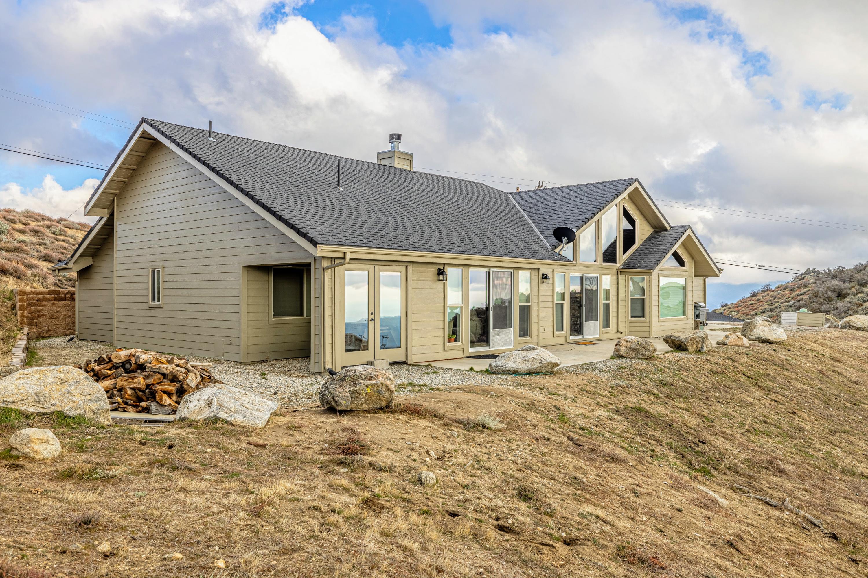 23701 El Rancho Drive Tehachapi, CA 93561 - Photo 3 of 29 JMY_6644-HDR