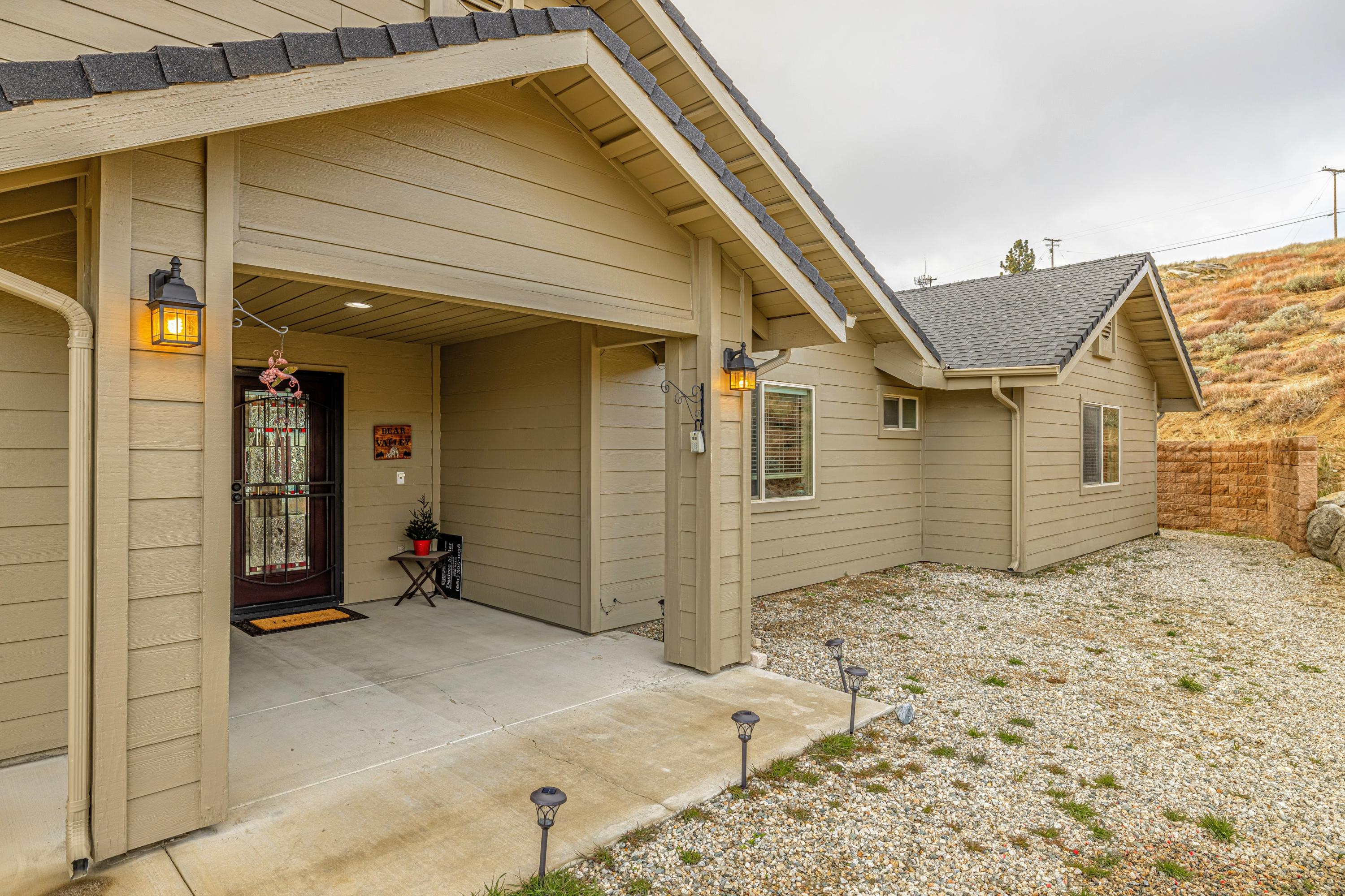 23701 El Rancho Drive Tehachapi, CA 93561 - Photo 4 of 29 JMY_6649-HDR
