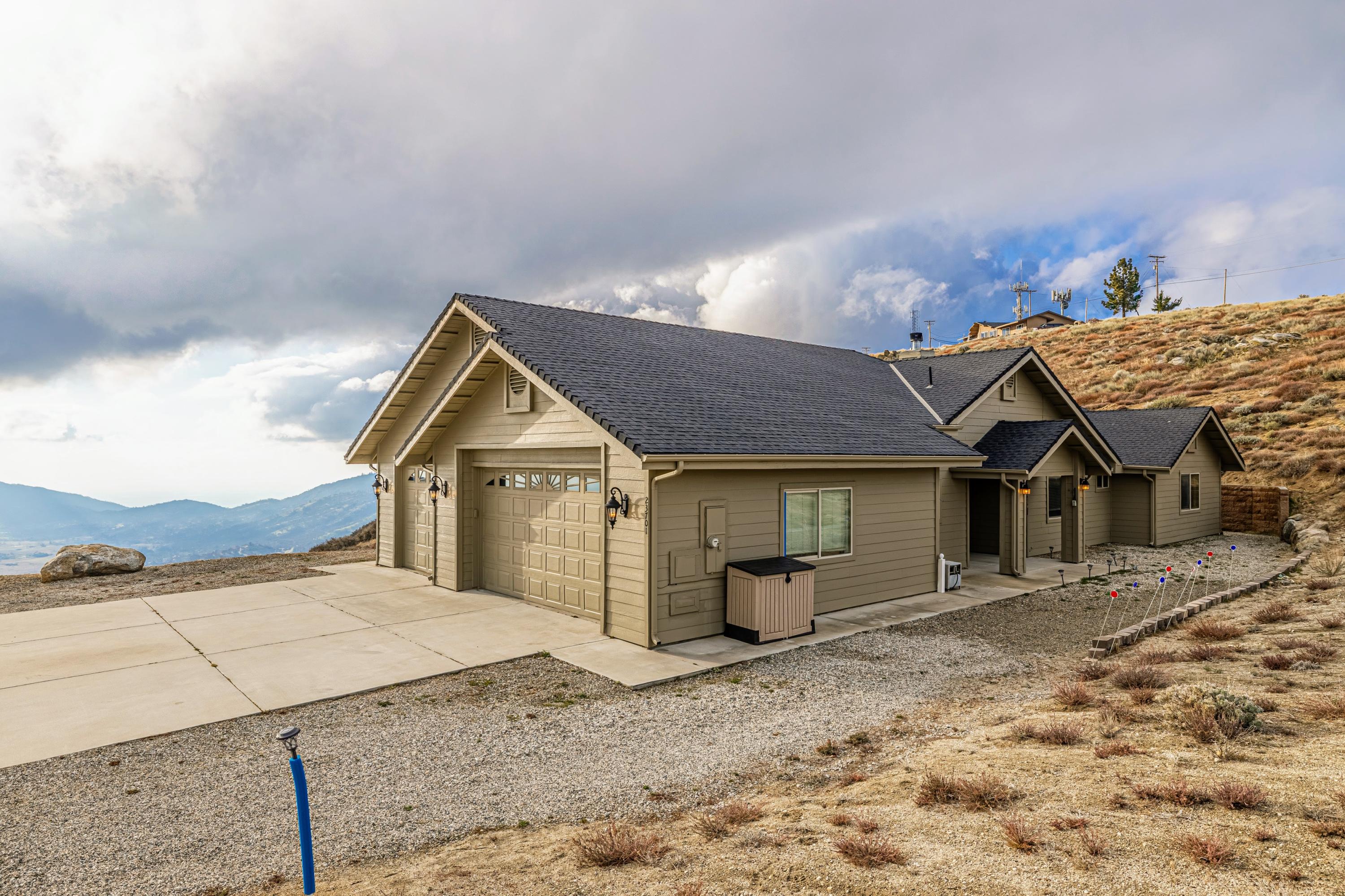 23701 El Rancho Drive Tehachapi, CA 93561 - Photo 5 of 29 JMY_6654-HDR