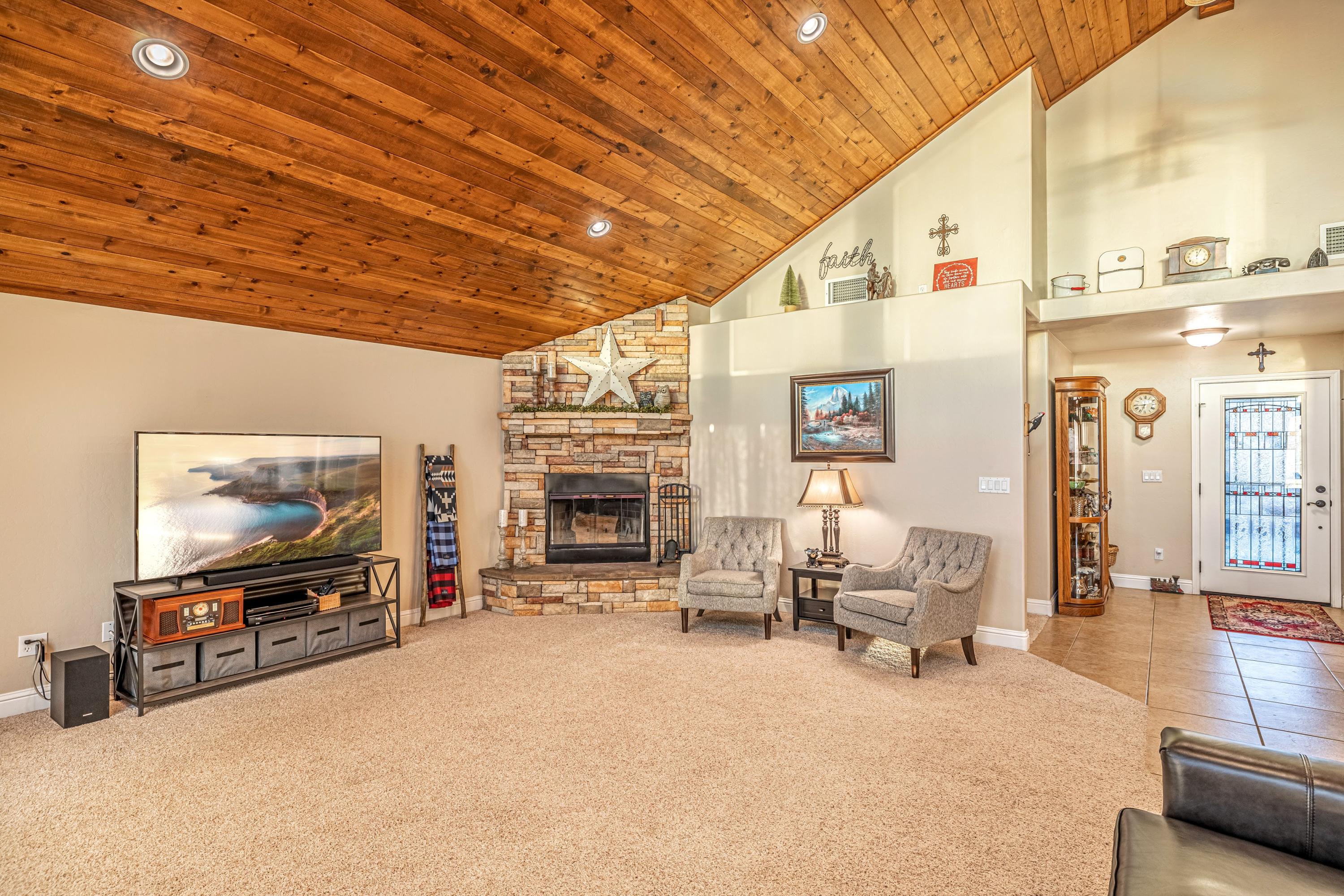 23701 El Rancho Drive Tehachapi, CA 93561 - Photo 7 of 29 JMY_6773-HDR-Edit