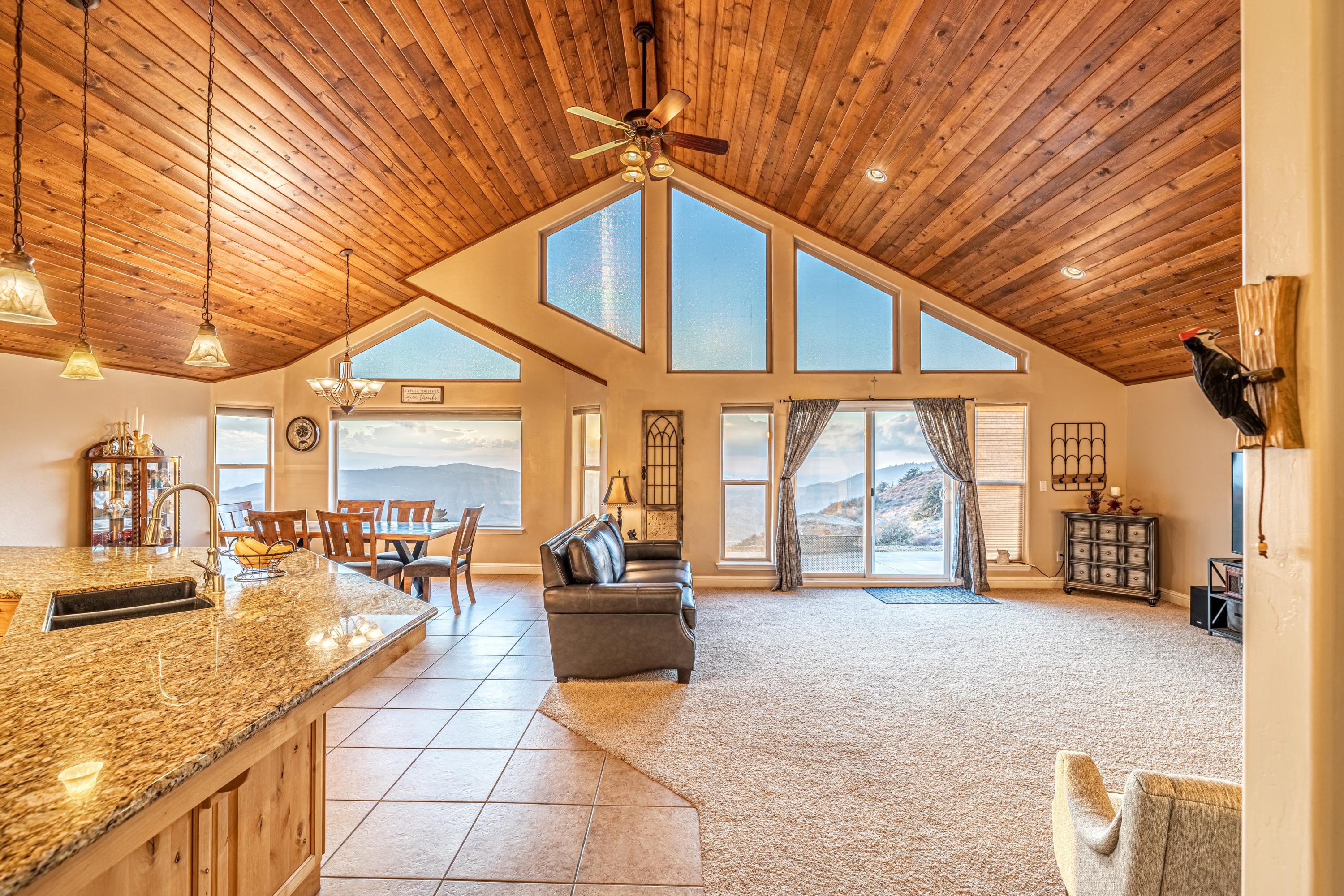 23701 El Rancho Drive Tehachapi, CA 93561 - Photo 9 of 29 JMY_6788-HDR