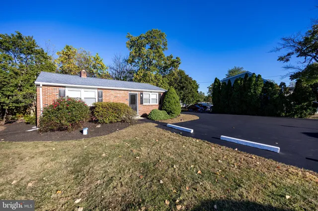 $1,850 | 1569 Swamp Pike, Gilbertsville, PA 19525