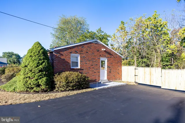 $1,850 | 1569 Swamp Pike, Gilbertsville, PA 19525