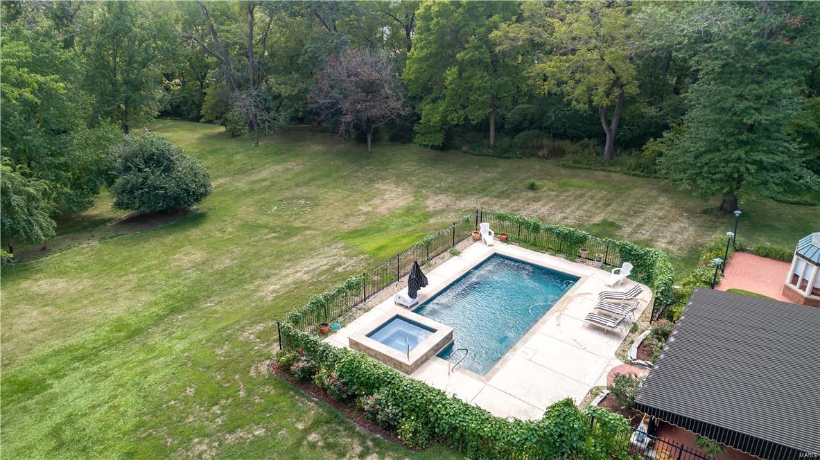 9934 Litzsinger Road Ladue, MO 63124 - Photo 5 of 11 Gallery Image 5