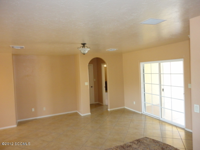 73 Círculo Cortez Rio Rico, AZ 85648 - Photo 5 of 12