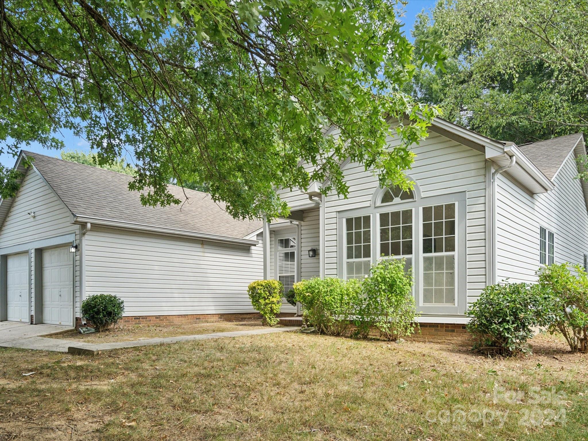5515 Haybridge Road Charlotte, NC 28269 - Photo 2 of 45 Gallery Image 2