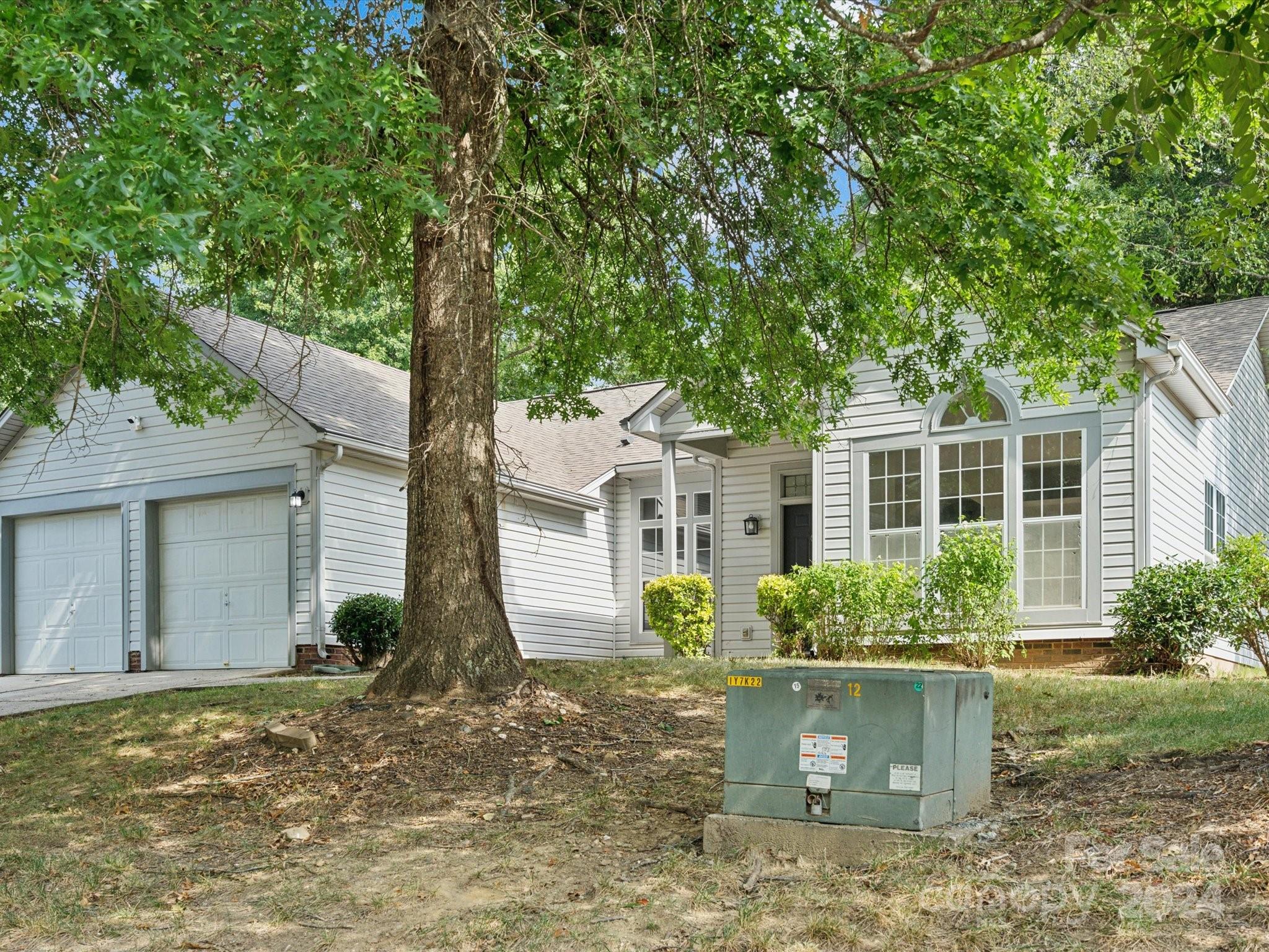 5515 Haybridge Road Charlotte, NC 28269 - Photo 3 of 45 Gallery Image 3