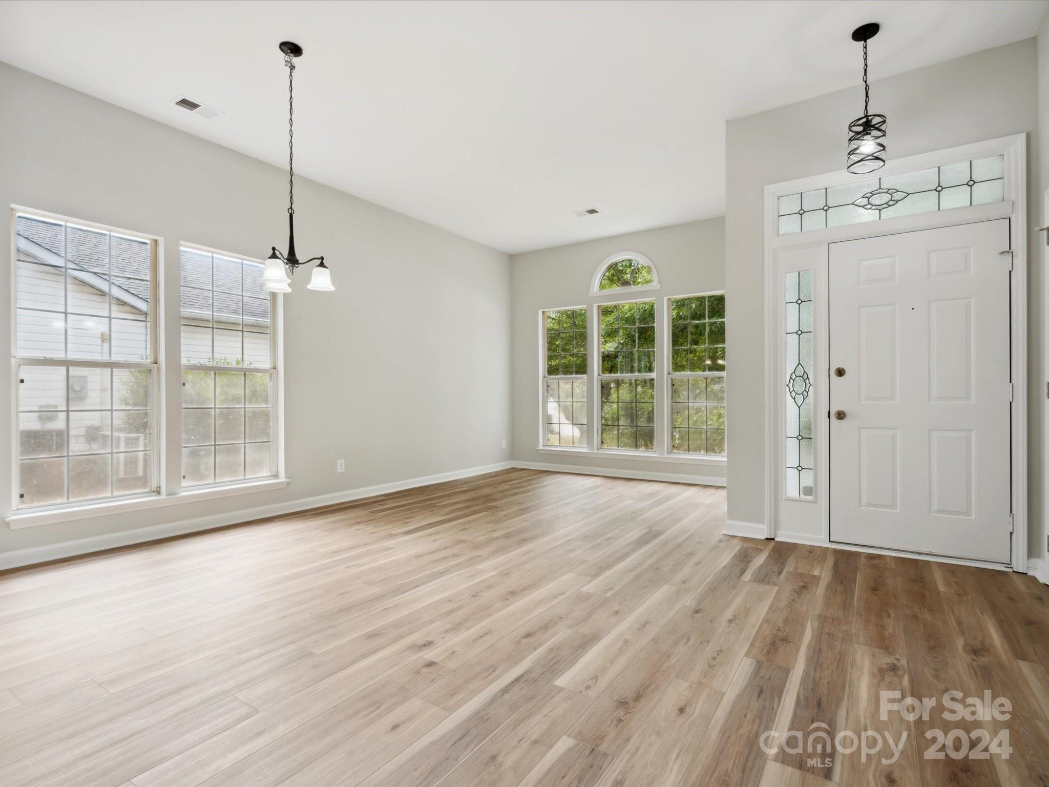 5515 Haybridge Road Charlotte, NC 28269 - Photo 8 of 45 Gallery Image 8