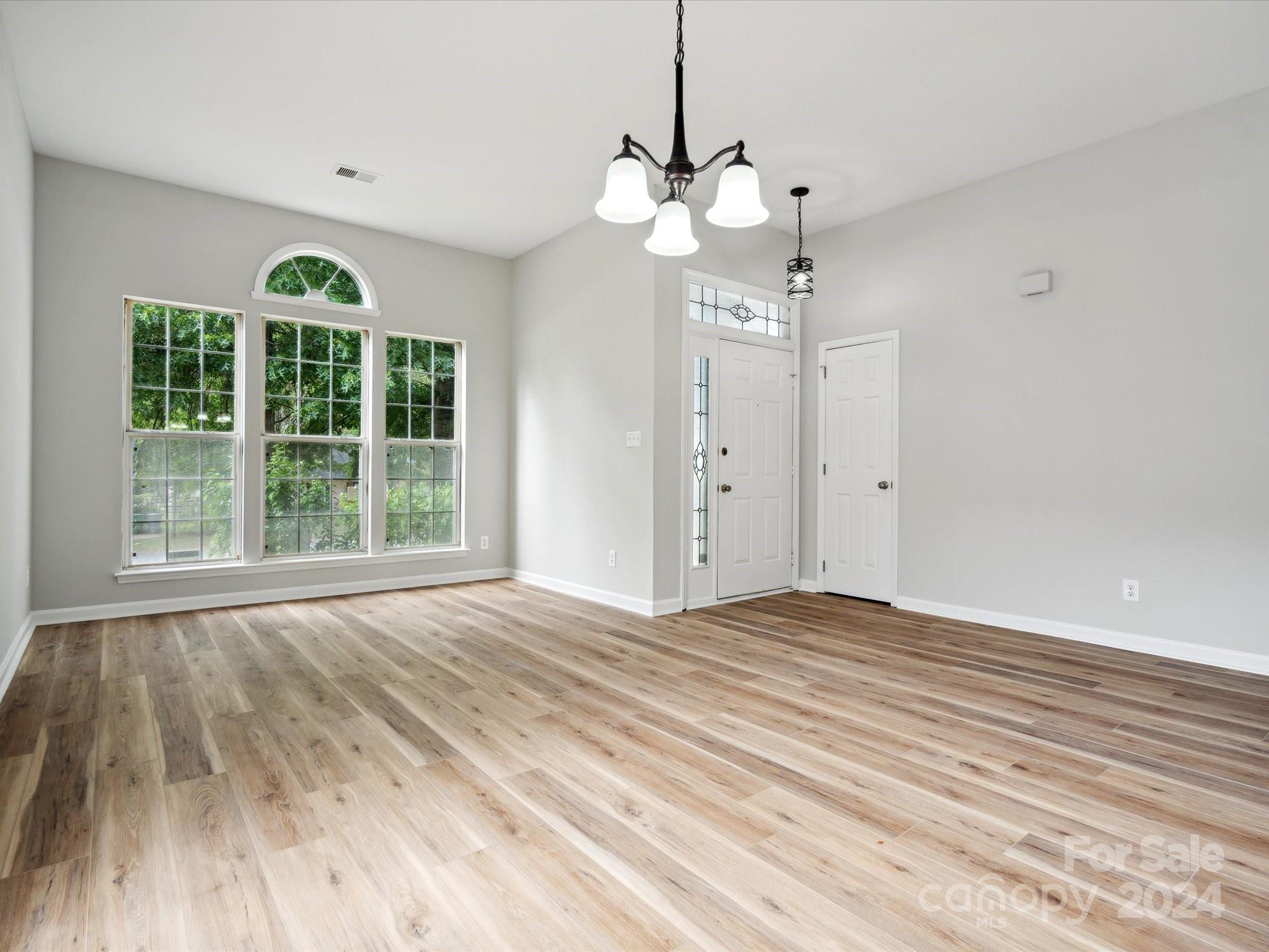 5515 Haybridge Road Charlotte, NC 28269 - Photo 9 of 45 Gallery Image 9