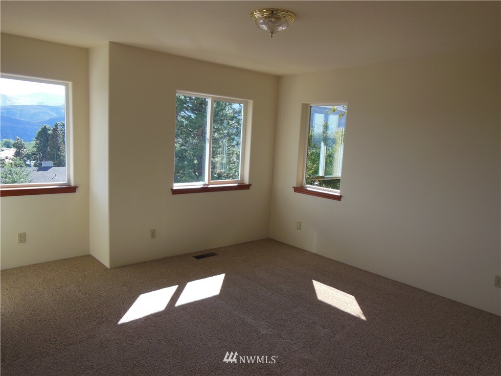 3419 Crestview Road Wenatchee, WA 98801 - Photo 16 of 25 Gallery Image 16