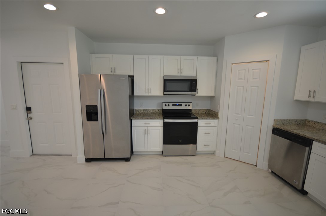 2197 Davis Court Fort Myers, FL 33916 - Photo 12 of 16