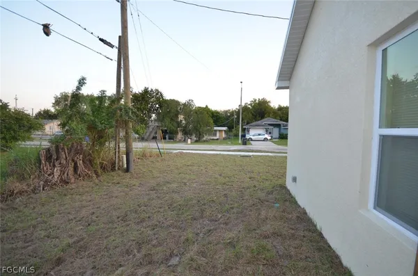 $2,450 | 2197 Davis Court, Fort Myers, FL 33916