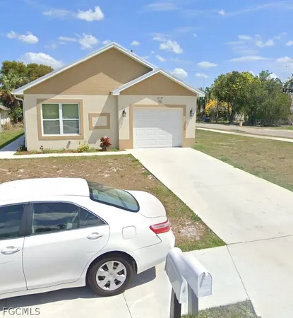 $2,450 | 2197 Davis Court, Fort Myers, FL 33916