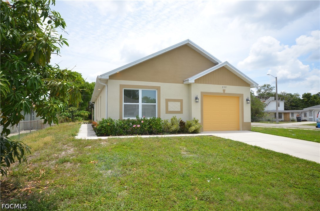 2197 Davis Court Fort Myers, FL 33916 - Photo 3 of 16
