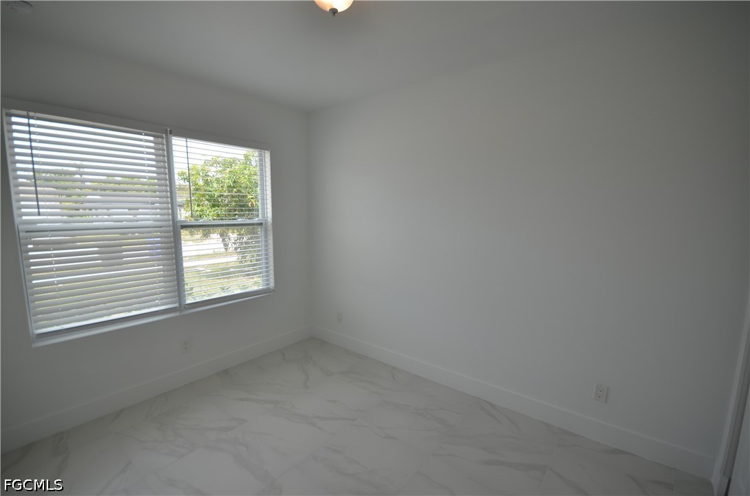 2197 Davis Court Fort Myers, FL 33916 - Photo 7 of 16