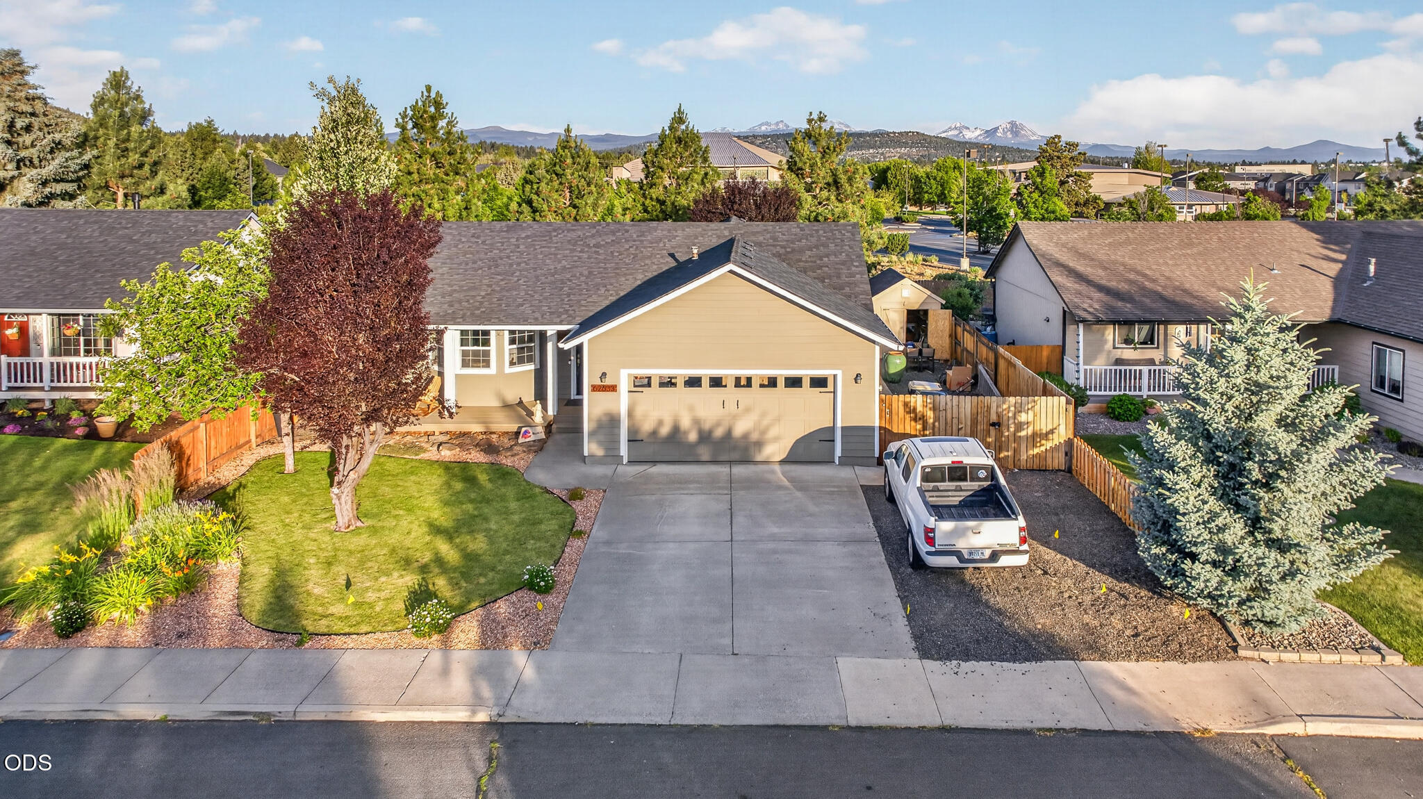 62633 Hawkview Road Bend, OR 97701 - Photo 3 of 39