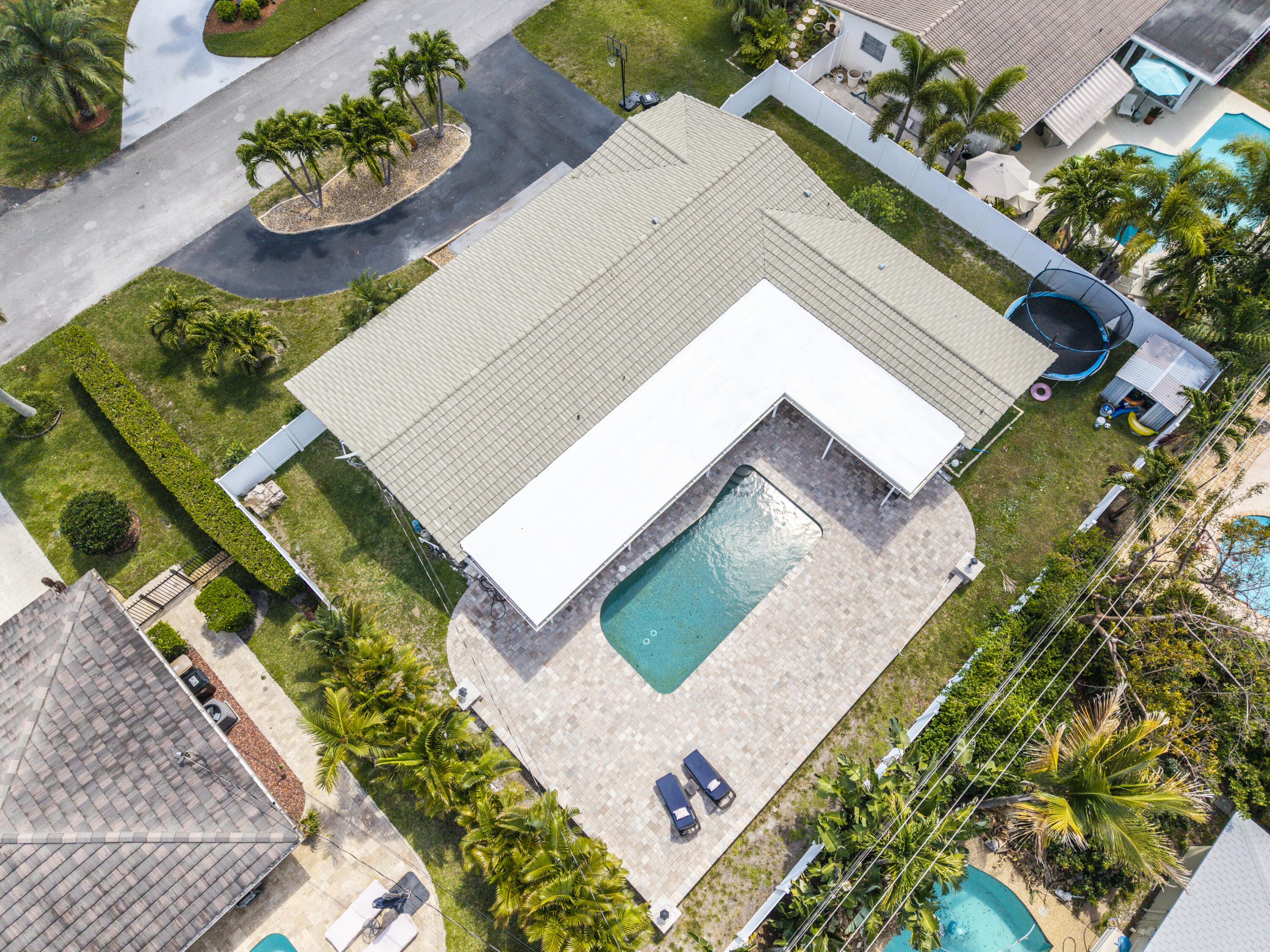 2231 Northeast 34th Street Lighthouse Point, FL 33064 - Photo 28 of 34 DJI_20260430150118_0117_D