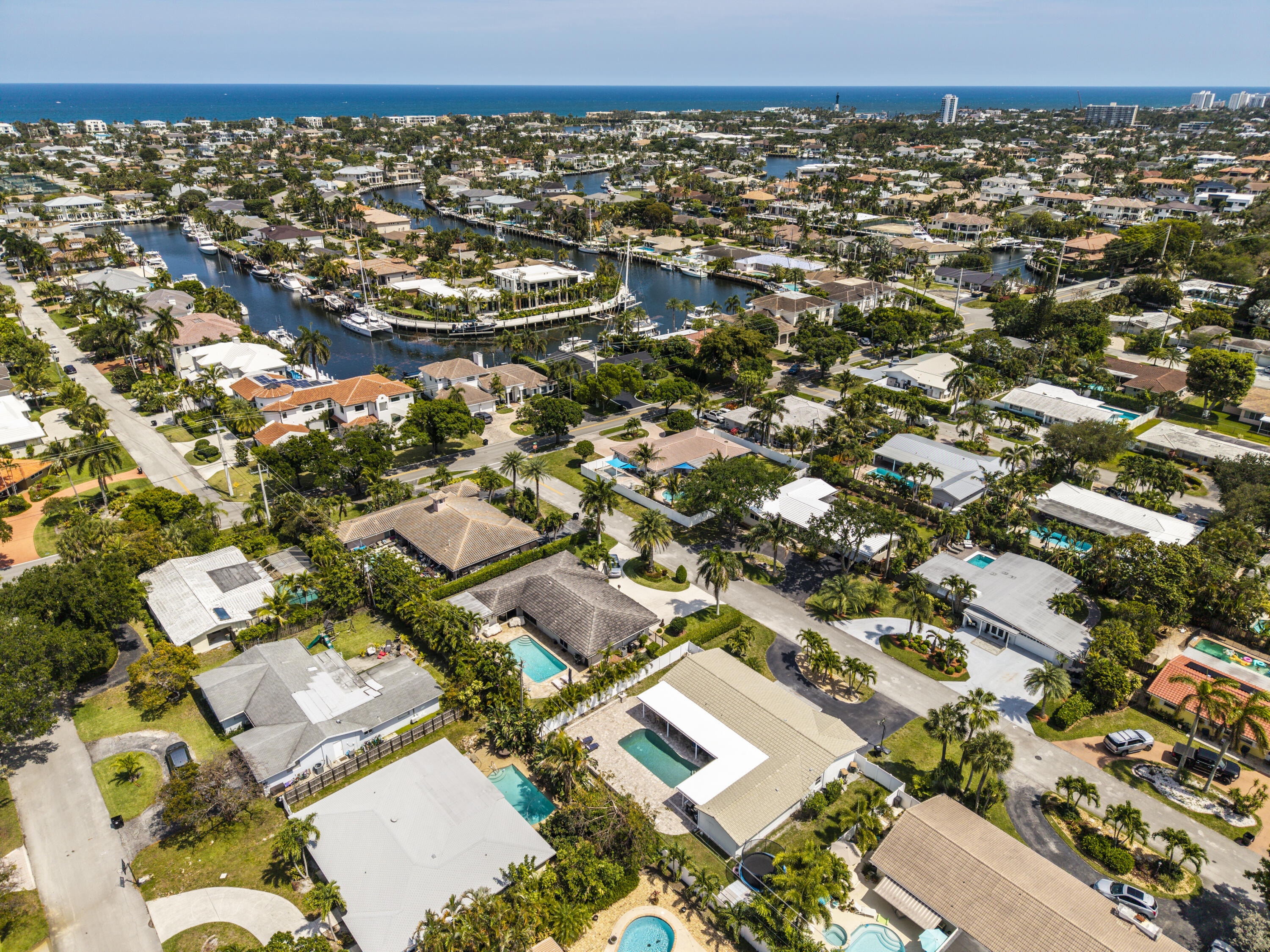 2231 Northeast 34th Street Lighthouse Point, FL 33064 - Photo 32 of 34 DJI_20260430150159_0119_D