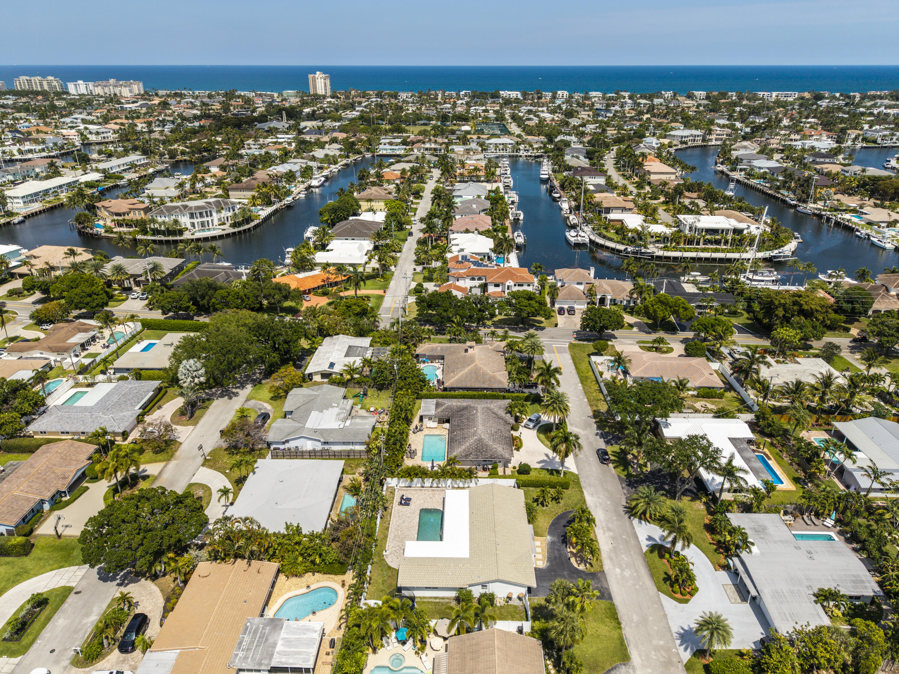 2231 Northeast 34th Street Lighthouse Point, FL 33064 - Photo 33 of 34 DJI_20260430150241_0120_D