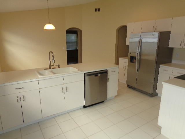 10767 Lake Oak Way Boca Raton, FL 33498 - Photo 5 of 18 Kichen