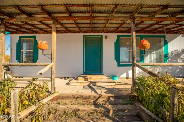 $317,700 | 1112 North Annie Lane, Benson, AZ 85602