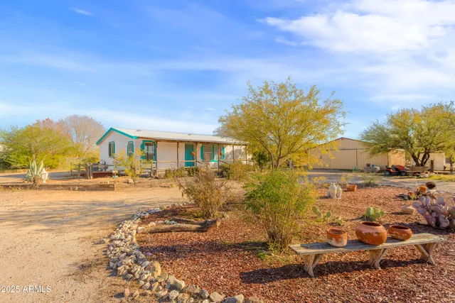 $317,700 | 1112 North Annie Lane, Benson, AZ 85602