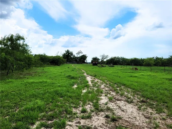 $375,000 | 339 South St Groesbeck Tx 76642, Mart, TX 76664