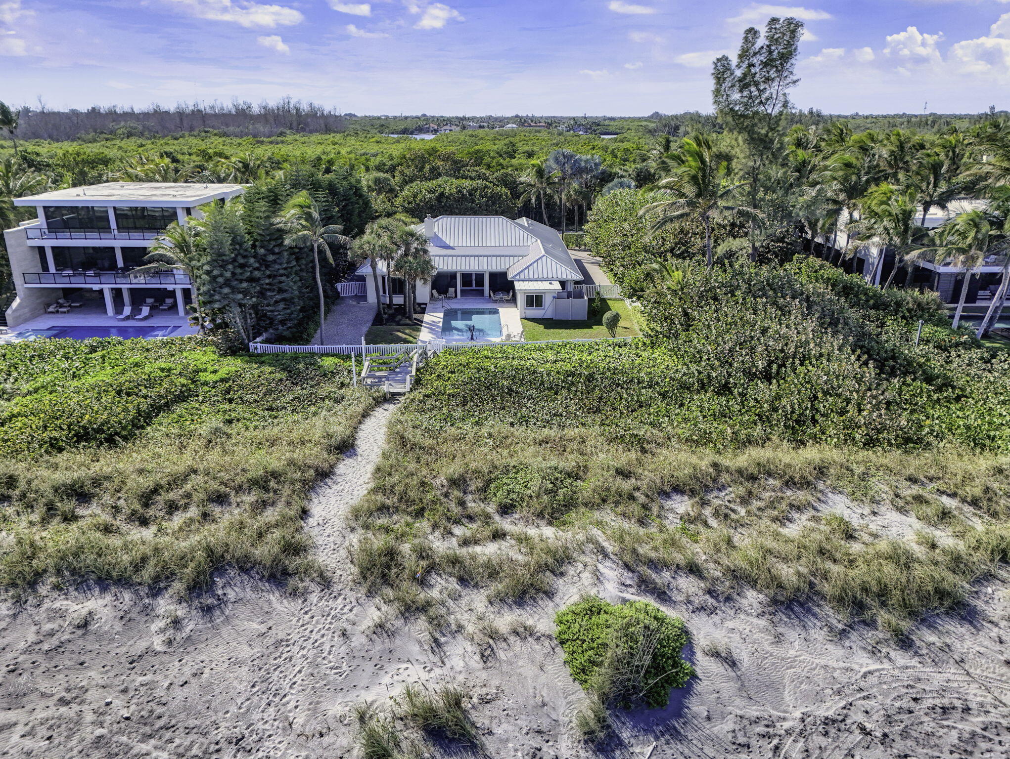 77 North Beach Road Jupiter Island, FL 33455 - Photo 119 of 125 126-web-or-mls-DJI_20251230140732_0226_D