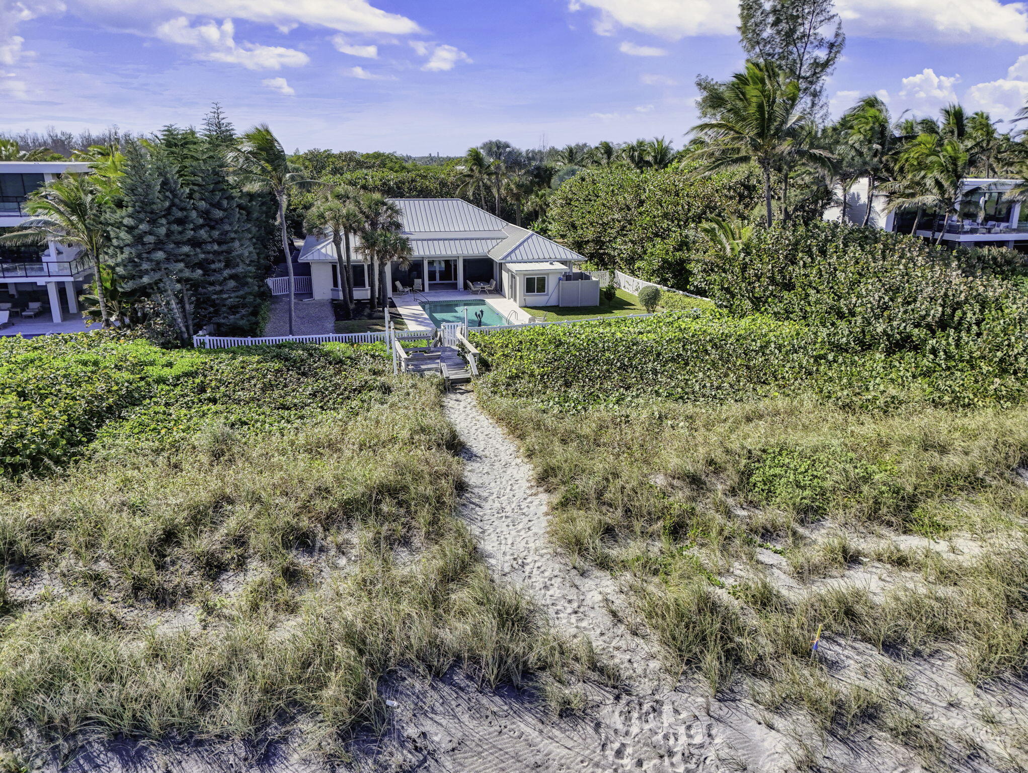 77 North Beach Road Jupiter Island, FL 33455 - Photo 13 of 125 136-web-or-mls-DJI_20251230140940_0281_D