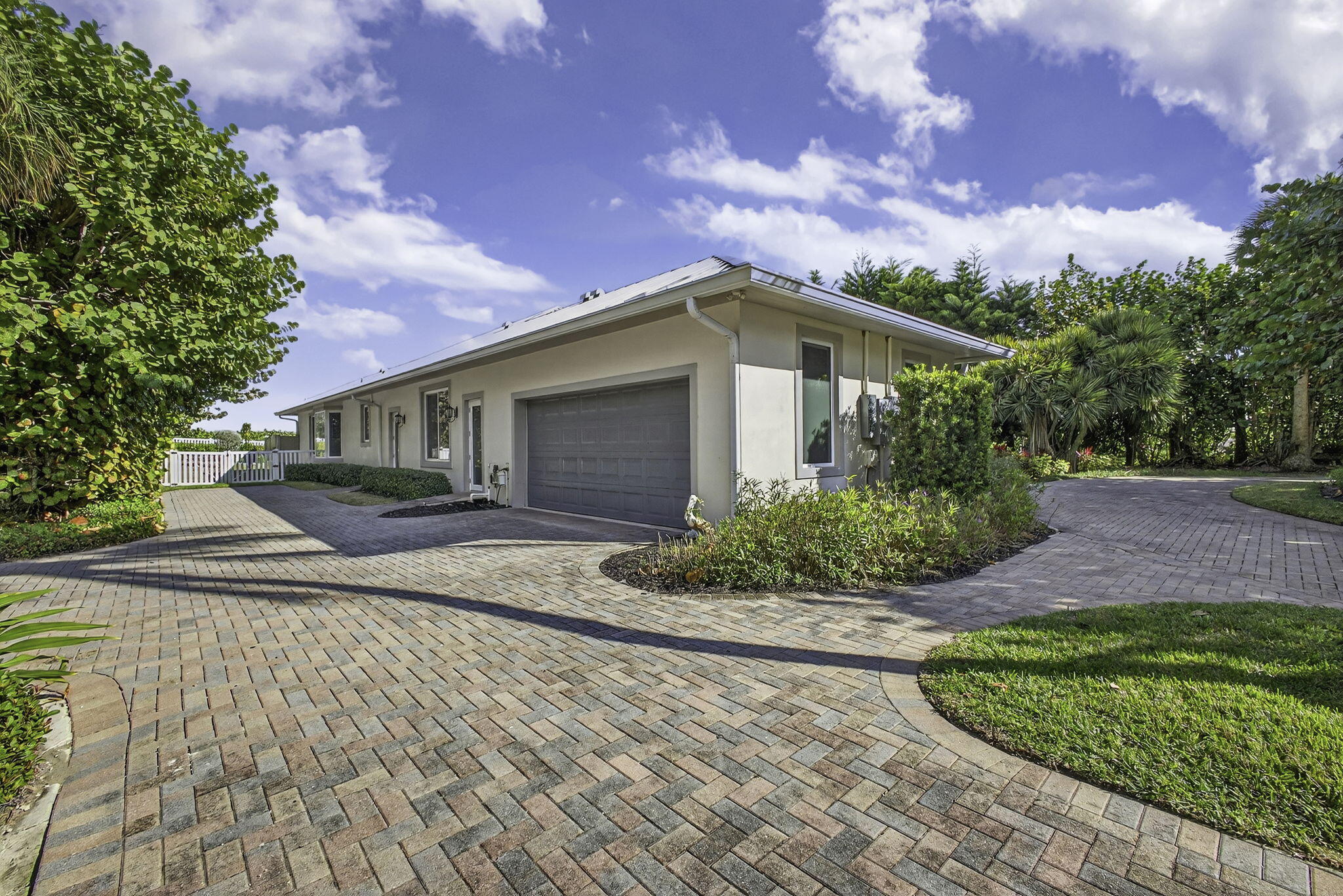 77 North Beach Road Jupiter Island, FL 33455 - Photo 30 of 125 13-web-or-mls-5D1A1694