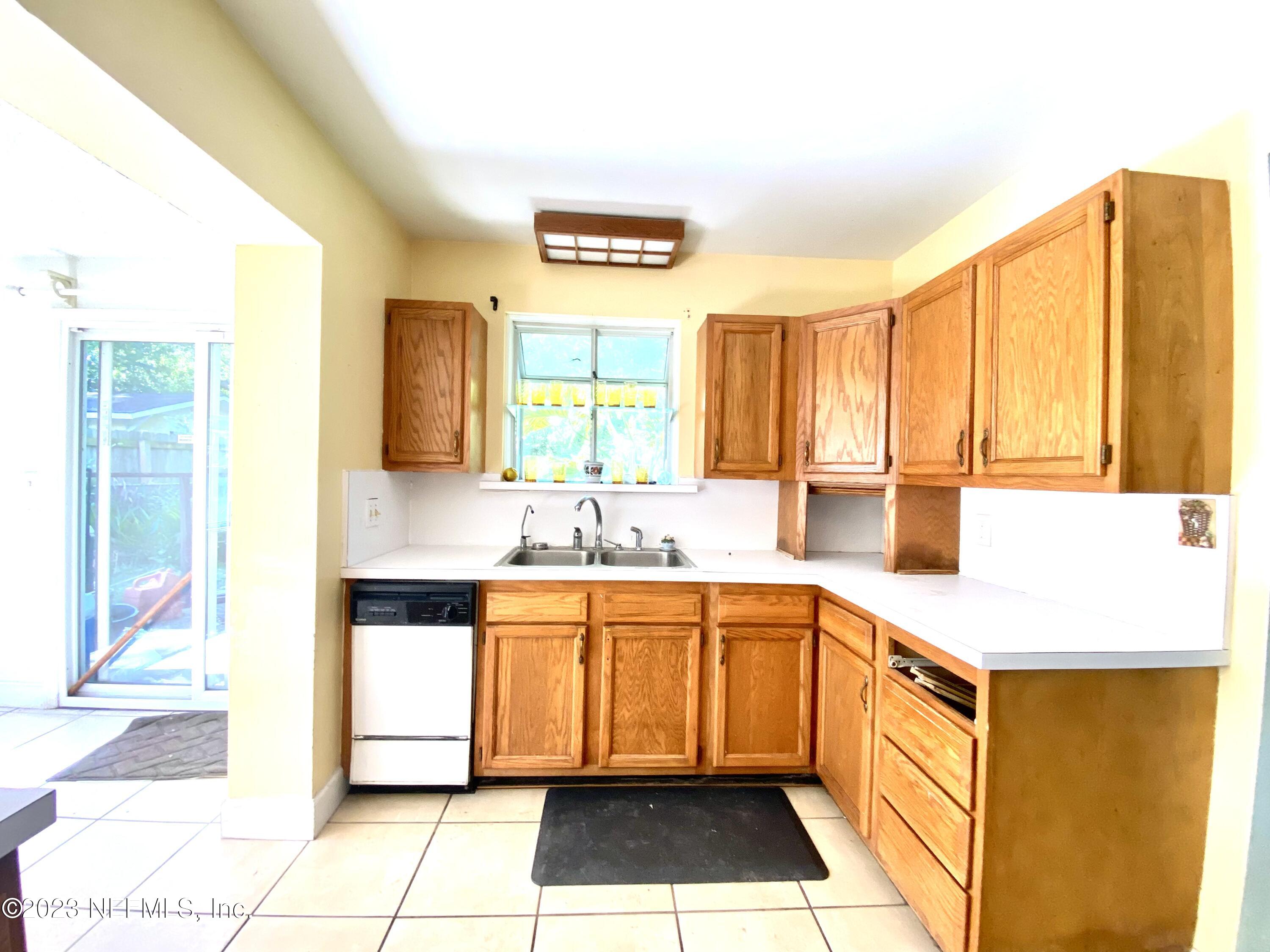 7032 Arques Road Jacksonville, FL 32205 - Photo 11 of 27 IMG_0639
