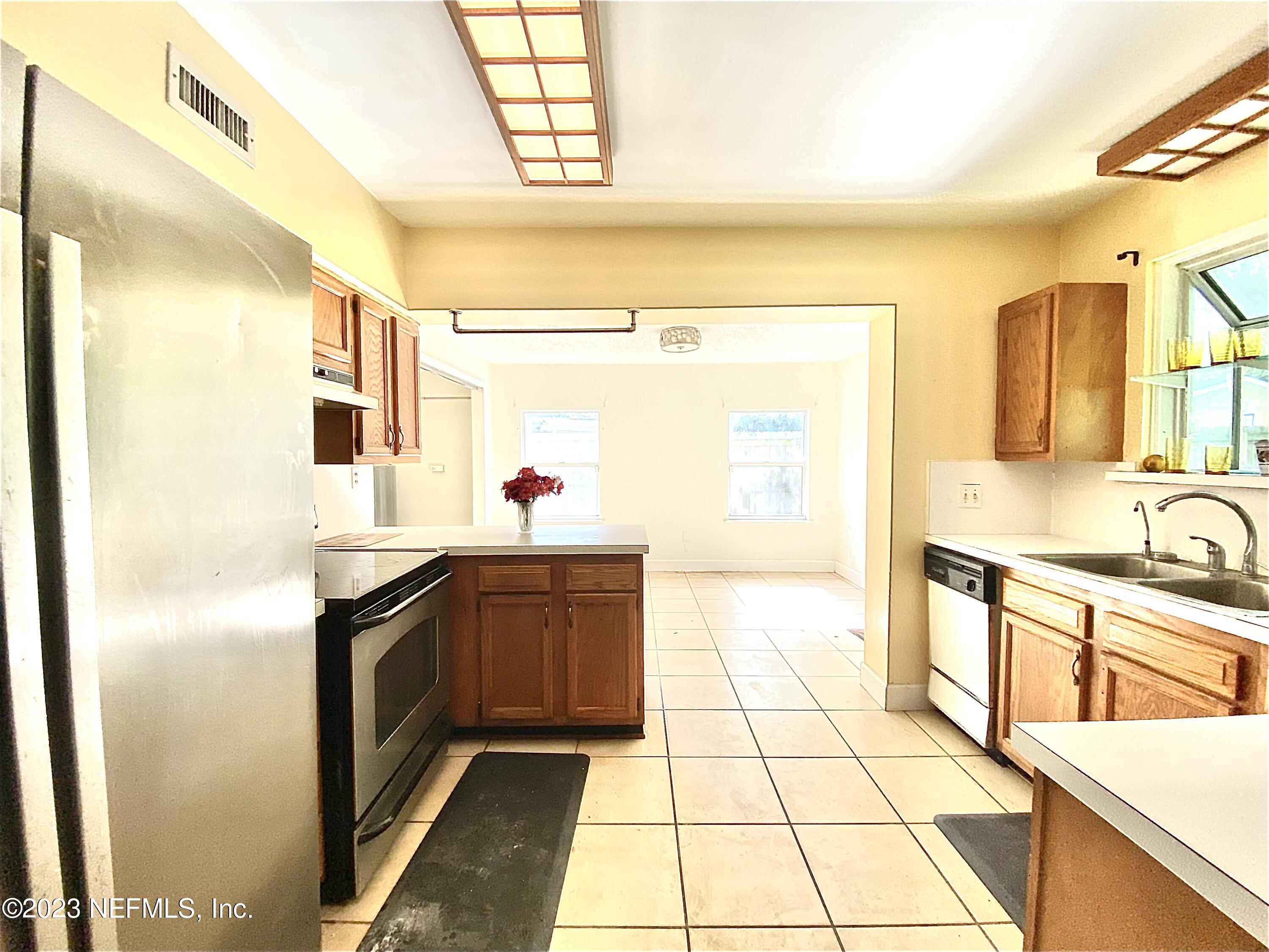 7032 Arques Road Jacksonville, FL 32205 - Photo 10 of 27 IMG_0640
