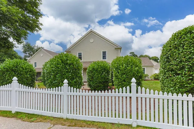 $659,000 | 56 Carriage Shop Road, Unit 4, East Falmouth, MA 02536