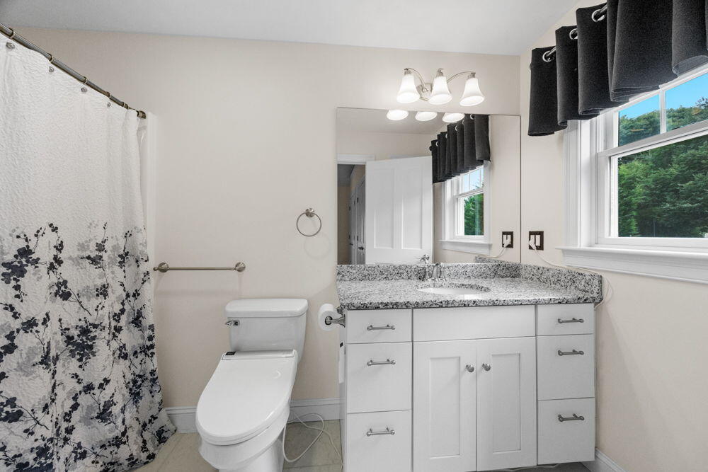 56 Carriage Shop Road, Unit 4 East Falmouth, MA 02536 - Photo 23 of 40 Primary Bathroom