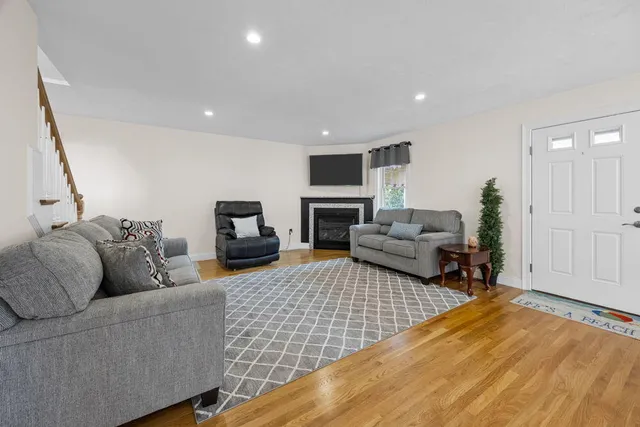 $659,000 | 56 Carriage Shop Road, Unit 4, East Falmouth, MA 02536