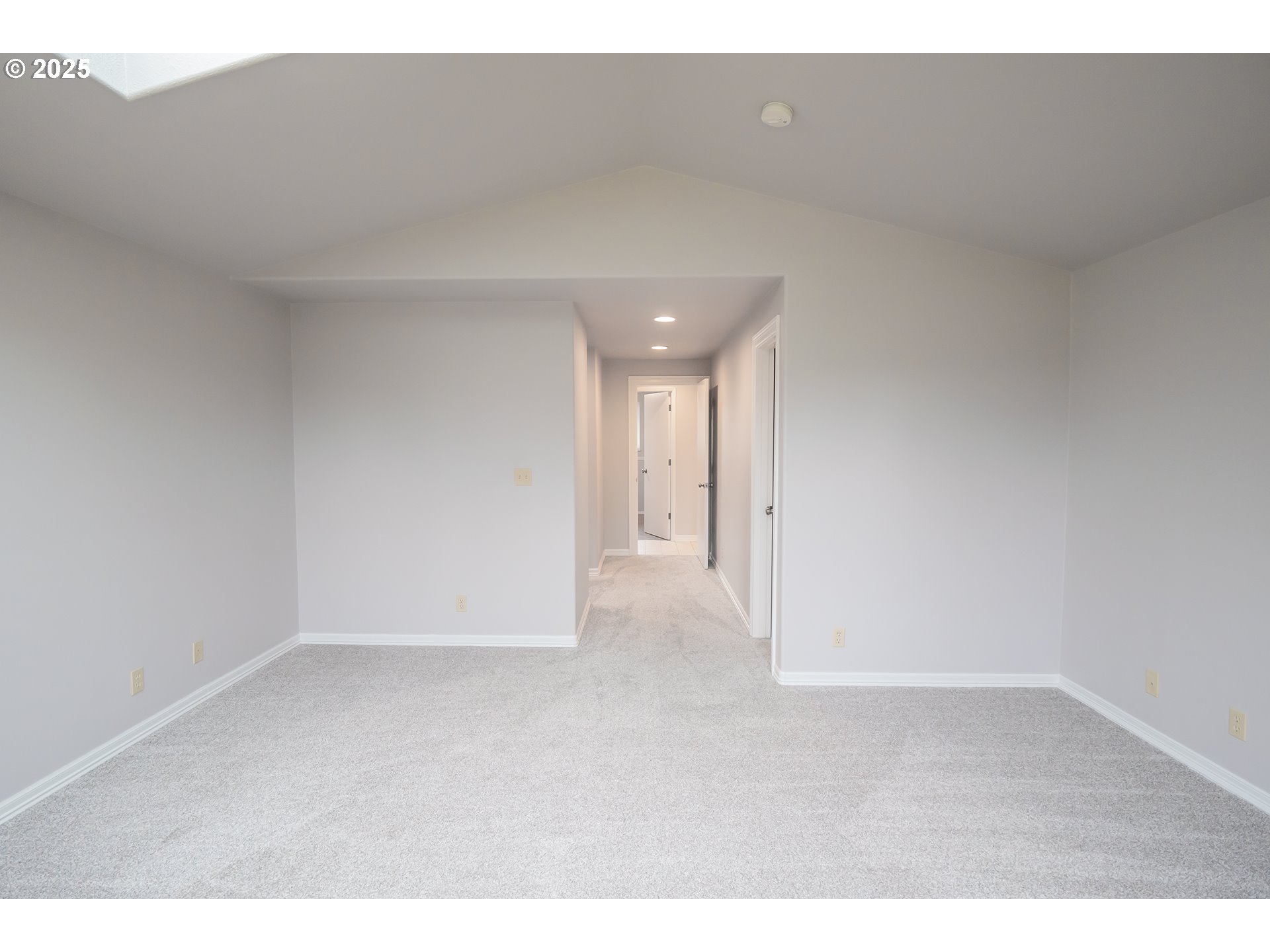 2556 Dumas Drive Springfield, OR 97477 - Photo 27 of 48 a view of an empty room